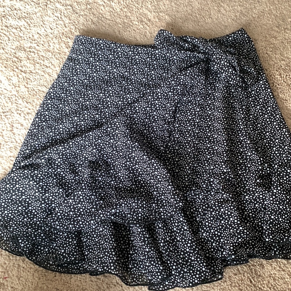 NEW FOREVER 21 WRAP SKIRT